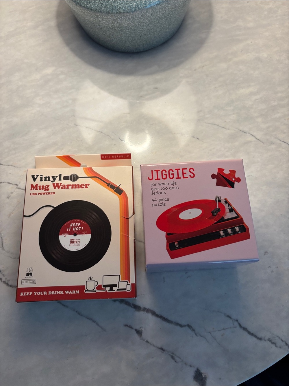 Red Record Turntable Puzzle & Vinyl Mug Warmer Set